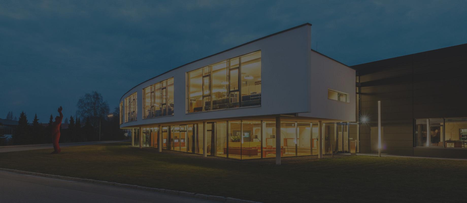 ROMA - Site de Burgau, au crépuscule, éclairé de l'intérieur