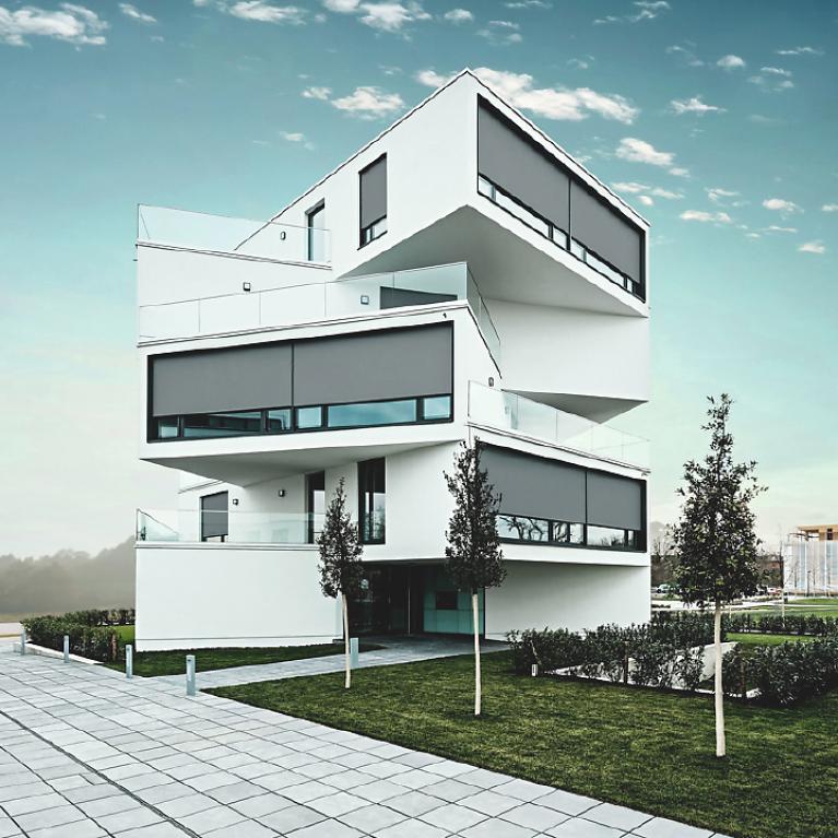 Tour zipSCREEN Landau Maison moderne, 5 étages, le jour, stores toiles rénovation descendus au 3/4