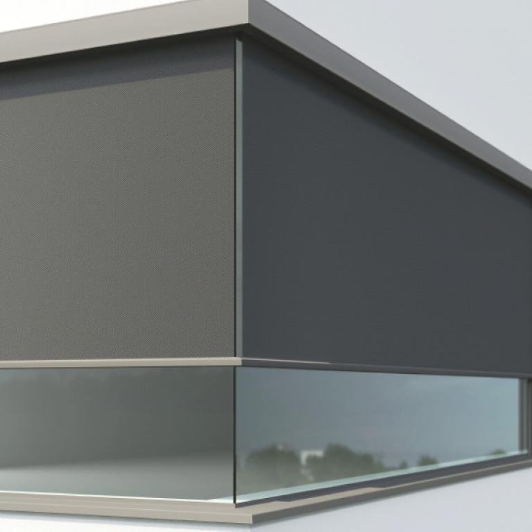 zipSCREEN.2 - Angles à 90° entièrement vitrés Gros plan baie vitrée, angles entièrement vitrés, stores toiles baissés