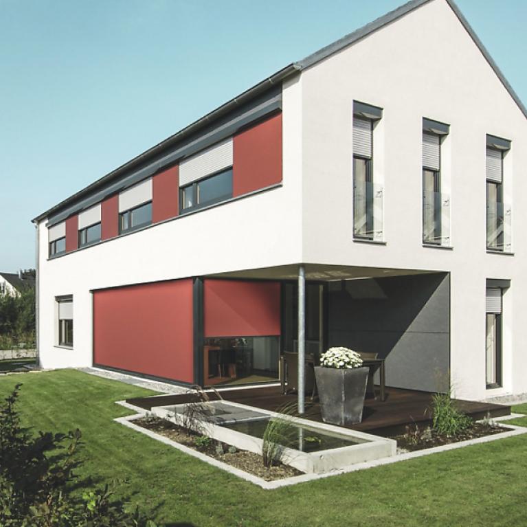 Maison d'habitation Langenargen, coupe Maison d'habitation, le jour, stores toiles légèrement baissés