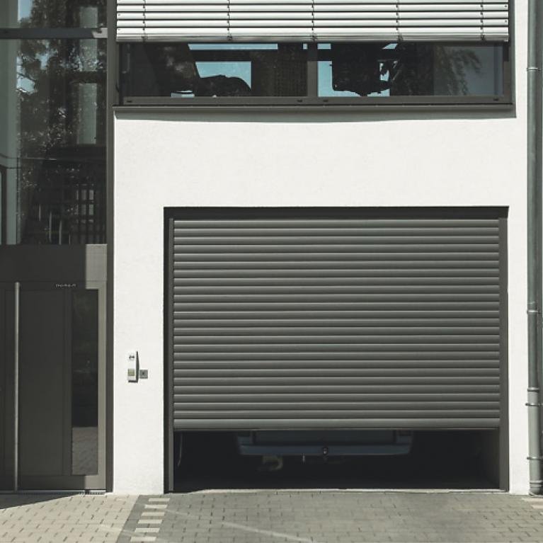 Porte à refoulement plafond GECCO - Maison individuelle Waghäusel Maison individuelle Waghäusel avec porte à refoulement plafond GECCO