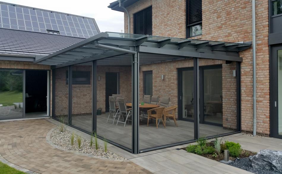 zipSCREEN.2 avec tissu moustiquaire Section d'une maison, jardin d'hiver avec moustiquaire