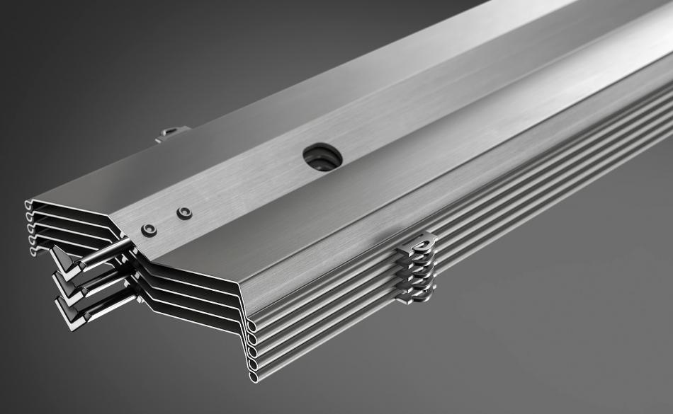 Empilement réduit des lames, fermeture parfaite, forme moderne et rectiligne