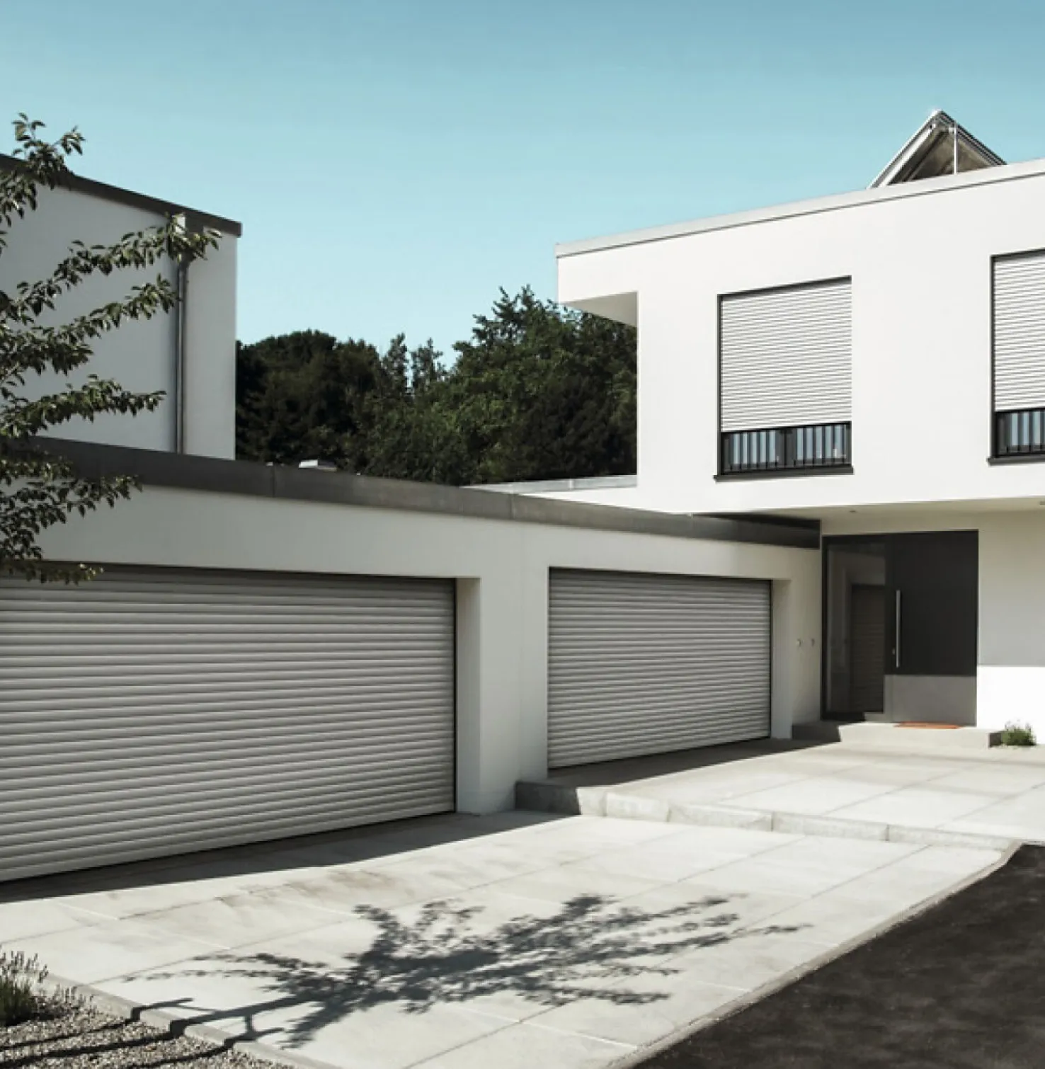 Maison de jour avec deux garages doubles et deux Portes à refoulement plafond ROMA