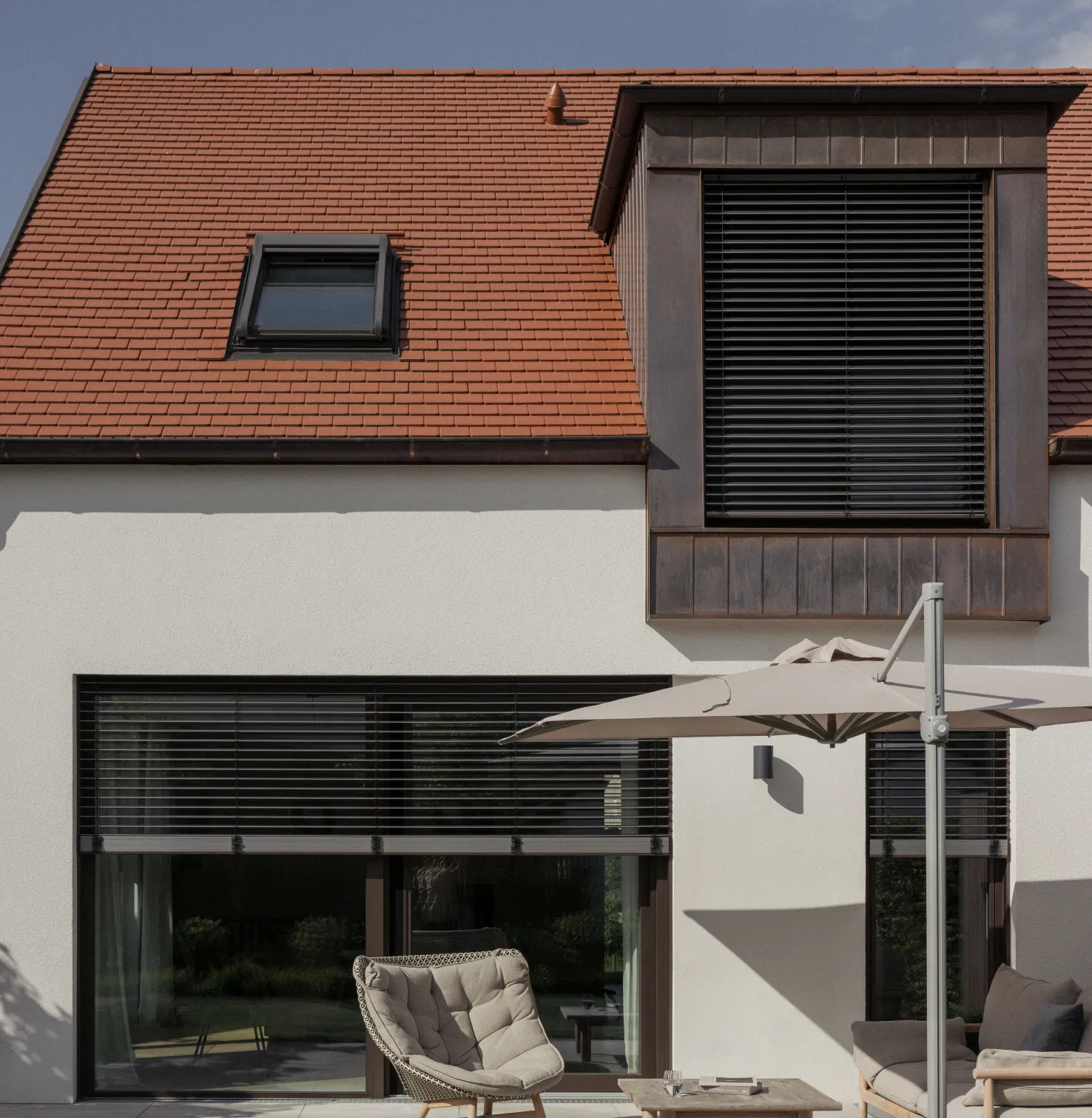 Maison jumelée avec stores extérieurs