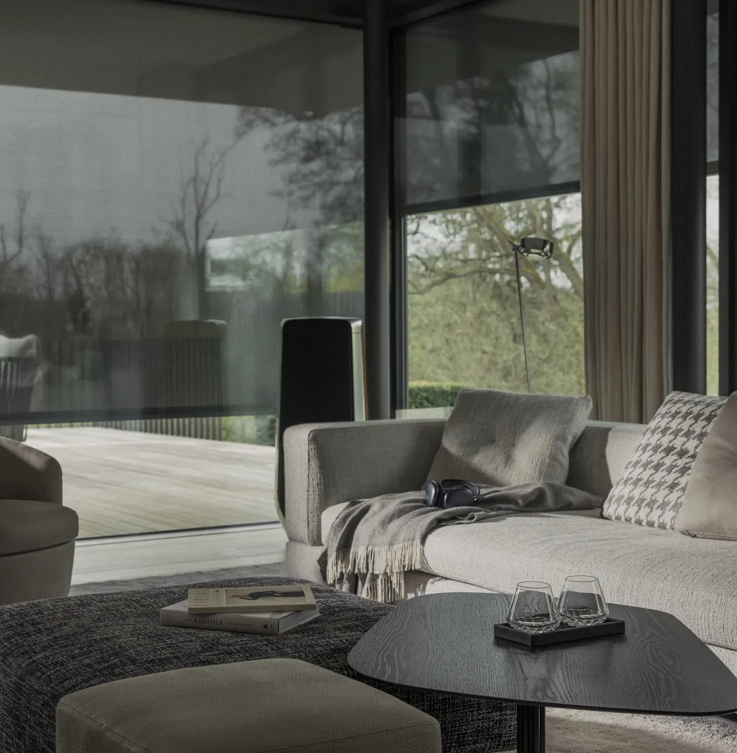 Salon avec Stores toiles ROMA - store vertical sur mesure résistant au vent